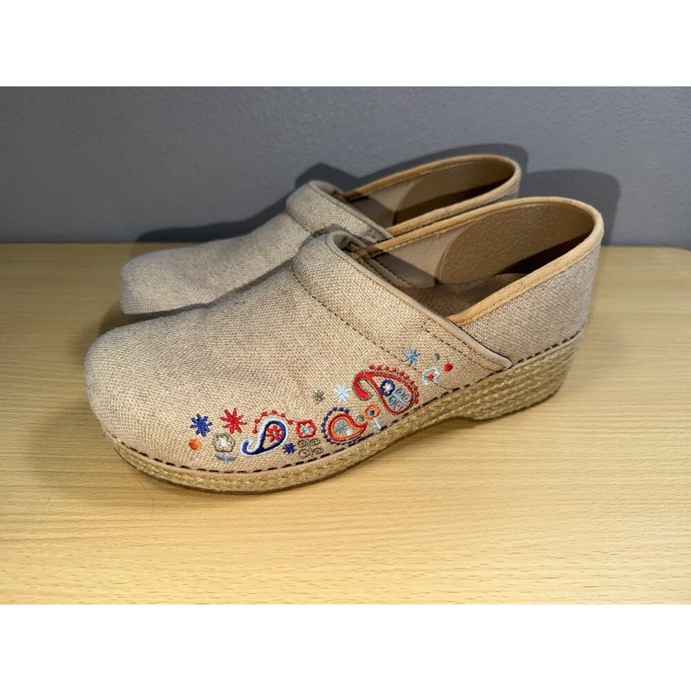 Dansko Vegan Jute Embroidered Floral Paisley Clogs Women's 42 Beige Burlap Shoes